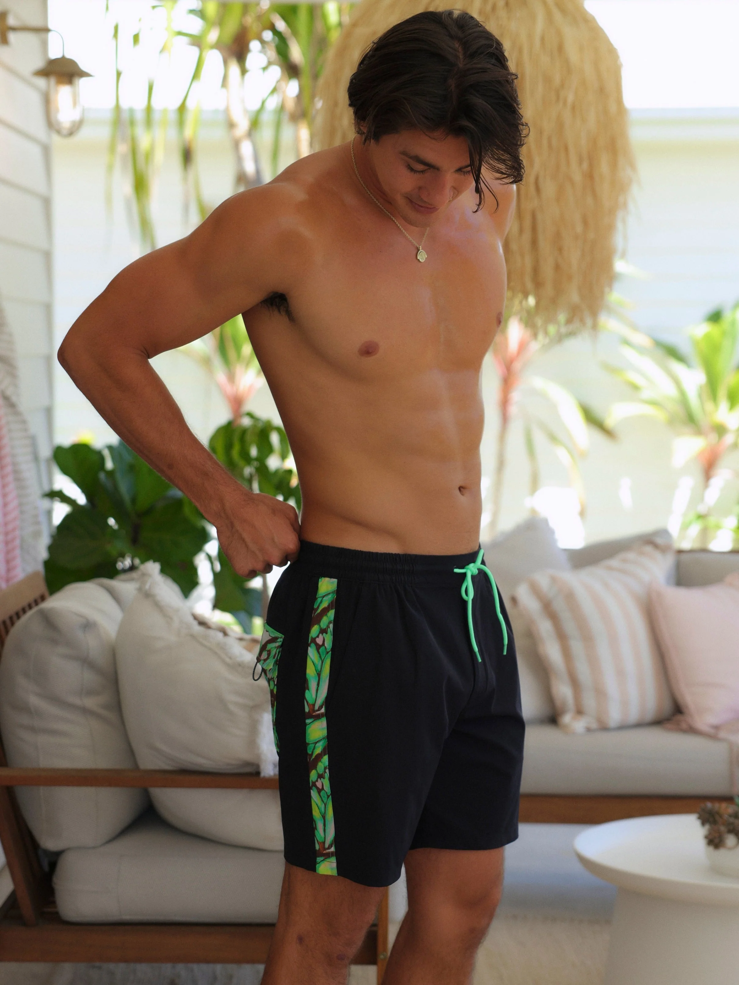 KISS & TELL MEN'S SHORT - Image 8