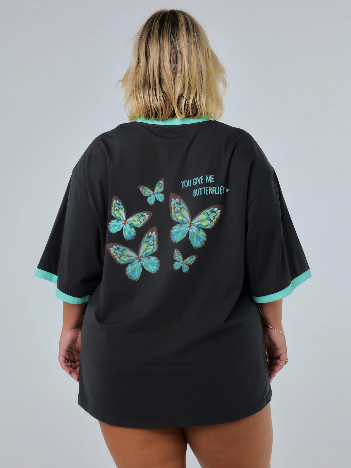 KISS & TELL OVERSIZE TEE - Image 3