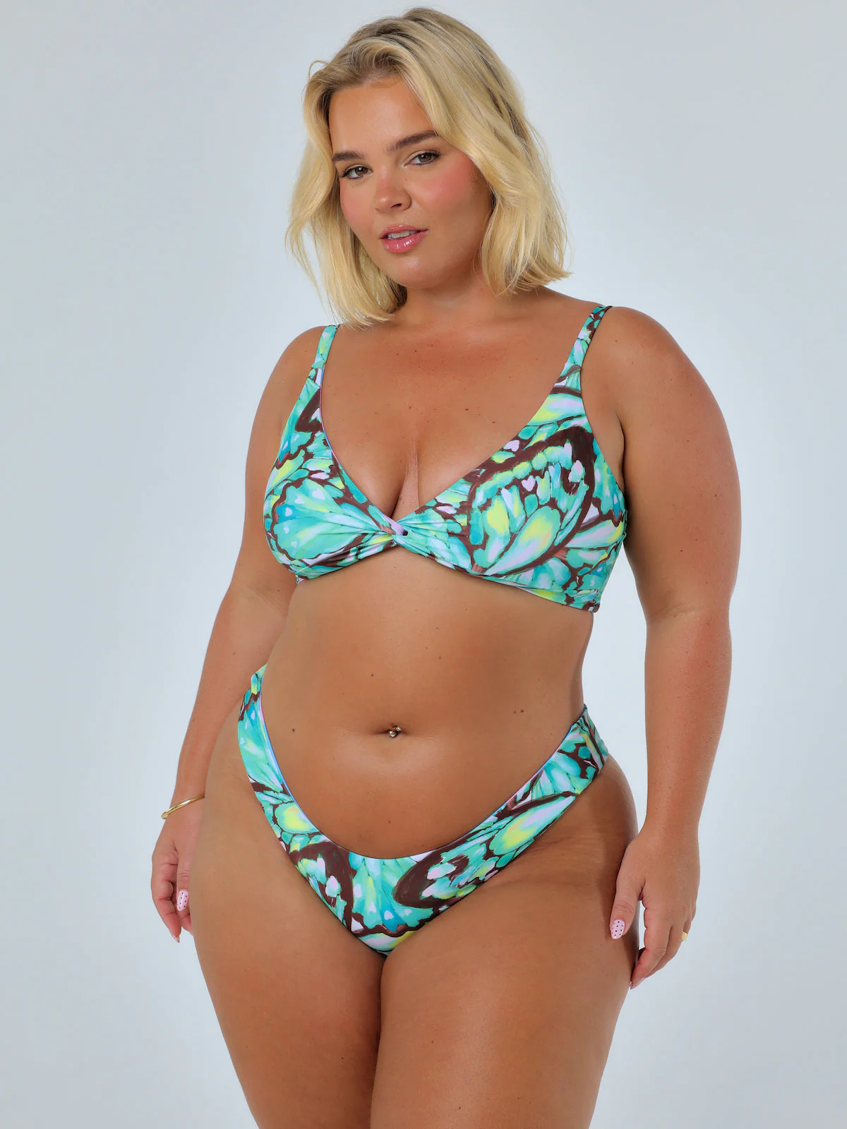 KISS & TELL VEE BTM - Image 6