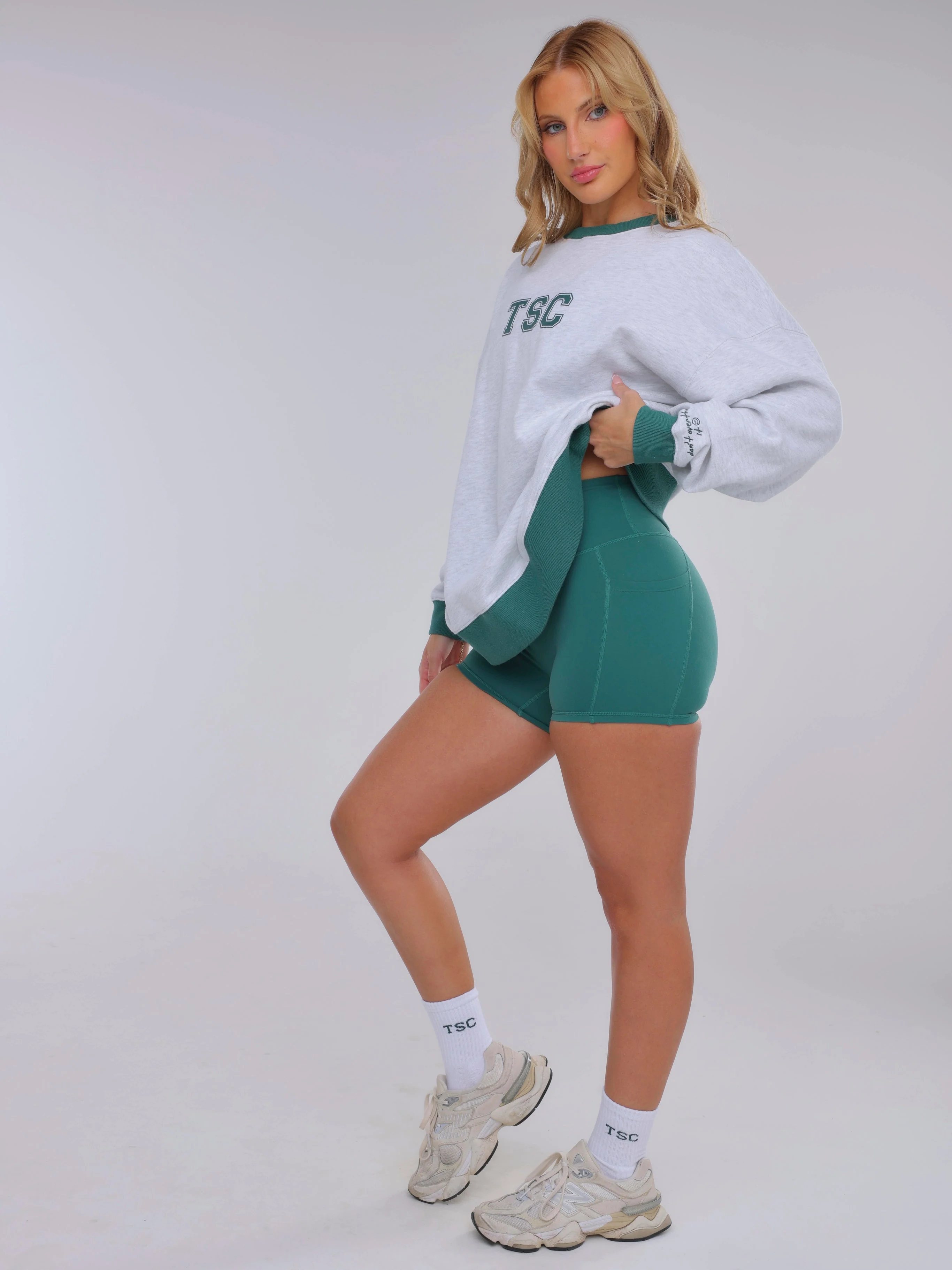 LUCKY OVERSIZE SWEATER - Image 8